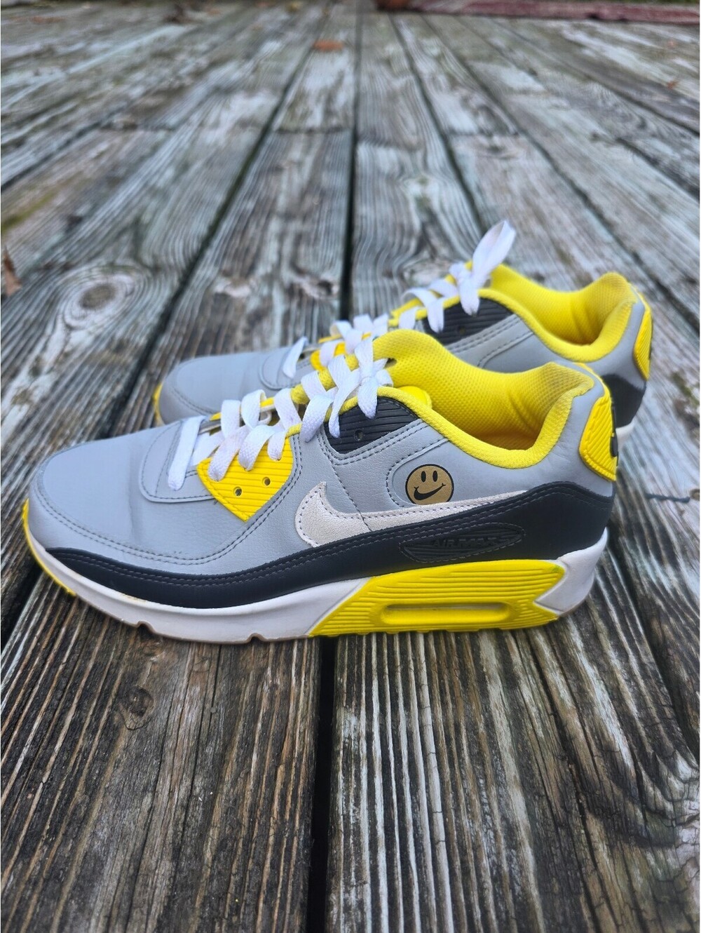 Nike Air Max 90 Leather GS "Go The Extra Smile